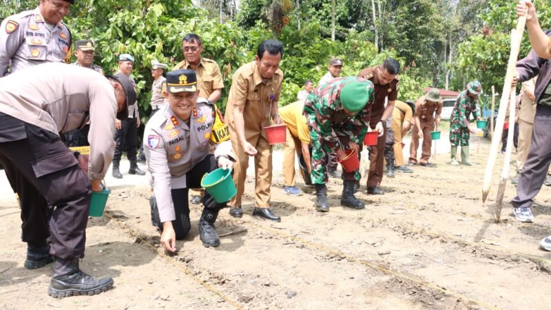 Polres Dairi Sukseskan Program Penanaman Jagung Serentak 1 Juta Hektar