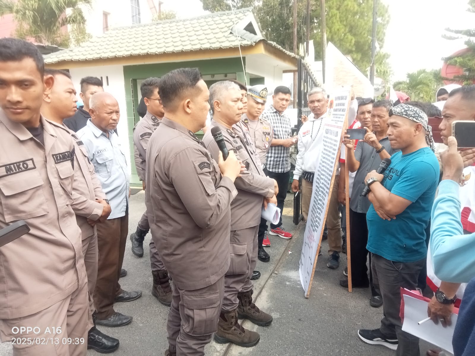 Desak Kasus Korupsi Pengadaan Plank 3 T, Neon Box, Peta Desa dan Buku Perdes di 177 Desa Dijadikan Tersangka, PMPRI Geruduk Kantor Kejari Asahan