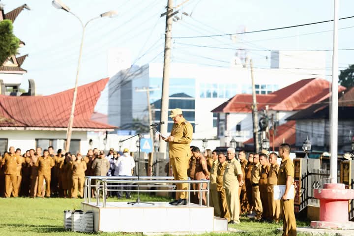 Bupati Kabupaten Dairi Ir. Vickner Sinaga Pimpin Apel Gabungan Pemkab Dairi