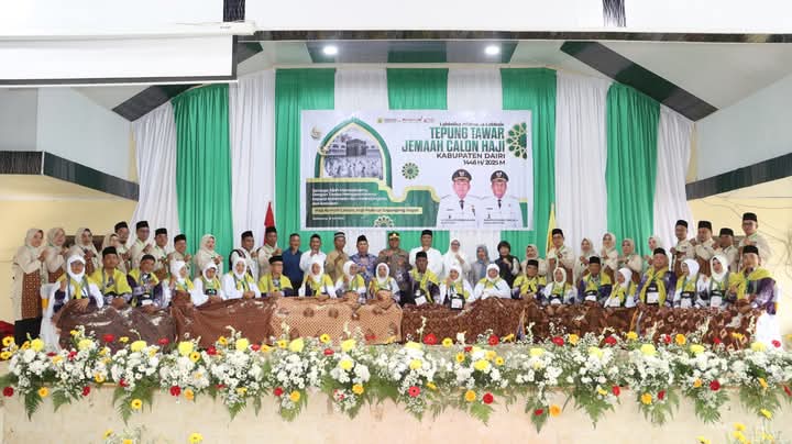 Pemkab Dairi Gelar Tradisi Tepung Tawar Berangkatkan 21 Jemaah Calon Haji