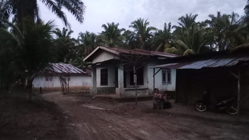 Masarakat Desa Aek Nagali  Dusun 1 Tagih Janji  Kepala Desa Subono .