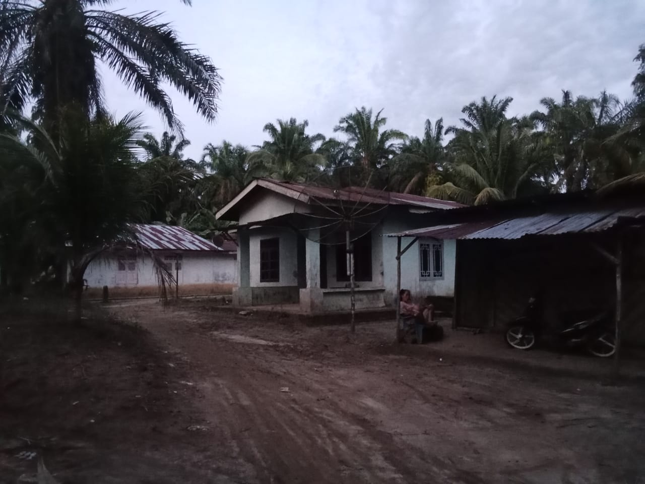 Masarakat Desa Aek Nagali  Dusun 1 Tagih Janji  Kepala Desa Subono .