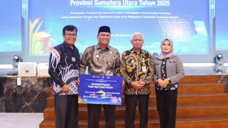 Wakil Bupati Dairi Hadiri High Level Meeting TPID Dan TP2DD, Pemkab Dairi Terima Apresiasi Program Pajak Non Tunai Terbaik