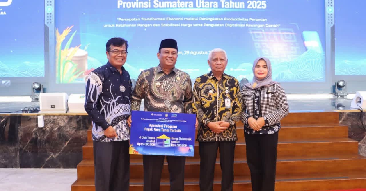 Wakil Bupati Dairi Hadiri High Level Meeting TPID Dan TP2DD, Pemkab Dairi Terima Apresiasi Program Pajak Non Tunai Terbaik