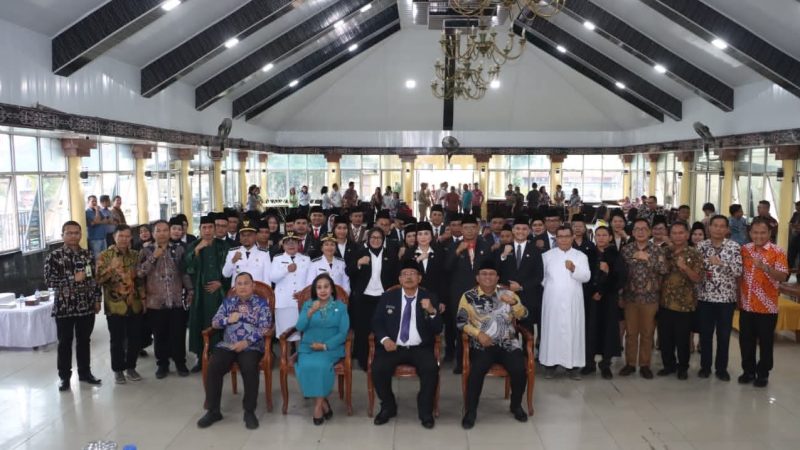 Lantik Pejabat Di Lingkungan Pemkab Dairi, Bupati Dairi : Jaga Kekompakan, Mari Tulus Mengabdi Kepada Masyarakat
