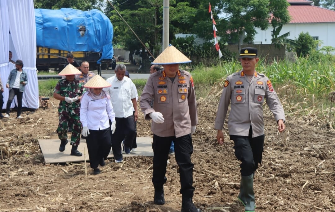 Polresta Deli Serdang gelar Kegiatan Penanaman Jagung Serentak Kuartal IV Guna Tingkatkan Swasembada Pangan