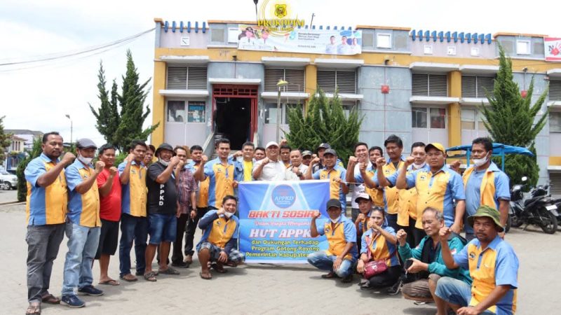 Bersama APPKD Wakil Bupati Dairi Gelar Bakti Sosial di Pusat Pasar Sidikalang