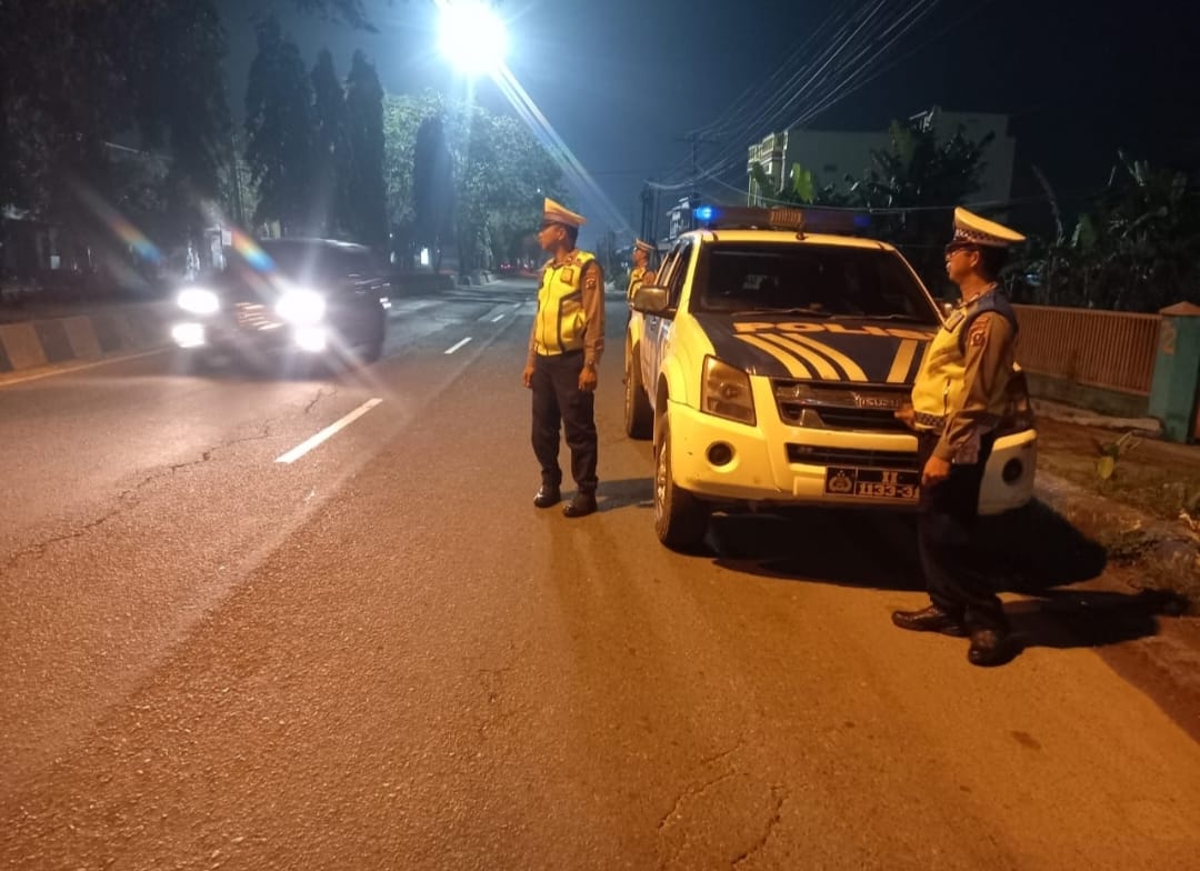 Tingkatkan Keamanan, Jajaran Polresta Deli Serdang Gencarkan Patroli Blue Light dan Dialogis*
