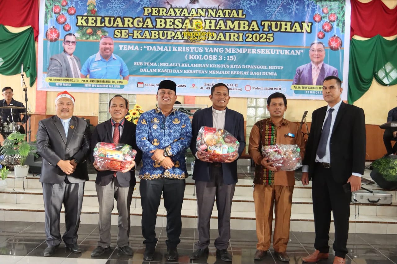 Wakil Bupati Dairi Lepas Pawai dan Hadiri Acara Natal Keluarga Besar Hamba Tuhan se- Kabupaten Dairi Tahun 2025