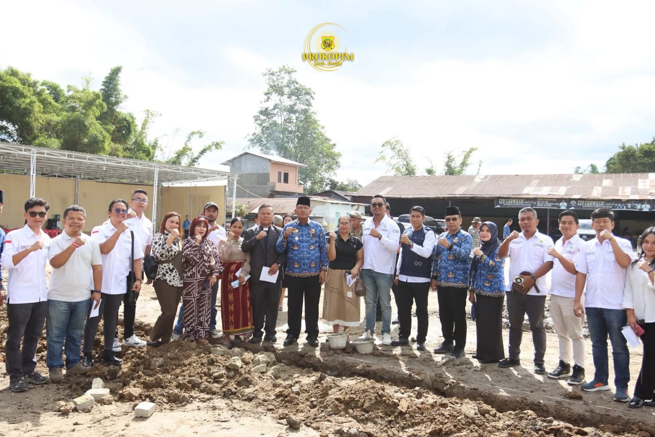 Bupati Dairi Ir. Vickner Sinaga menghadiri acara peletakan batu pertama pembangunan Gedung Satuan Pelayanan Pemenuhan Gizi (SPPG) Dapur HIPMI