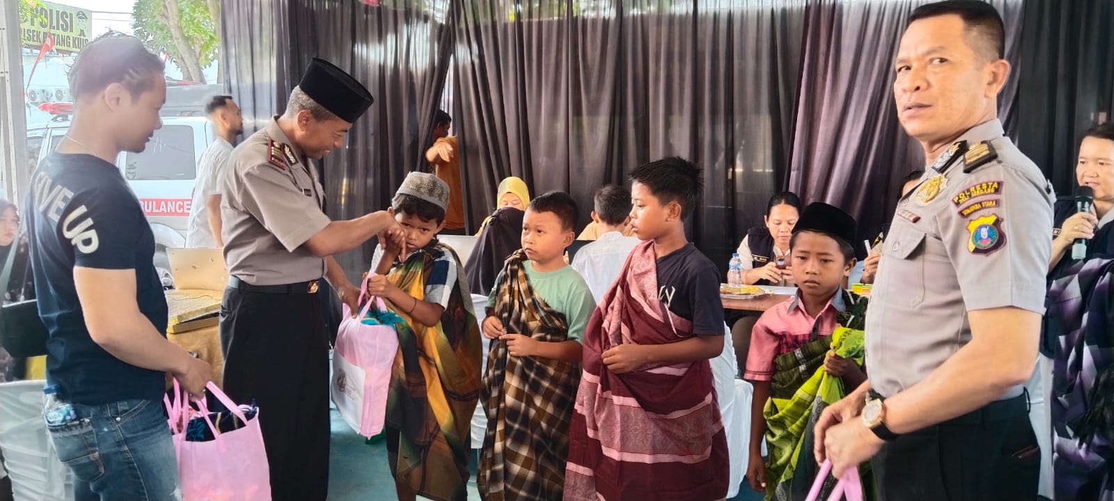 Khitan Massal dan Layanan Kesehatan Gratis Meriahkan Hari Bhayangkara ke-80 di Polsek Batang Kuis diserbu warga