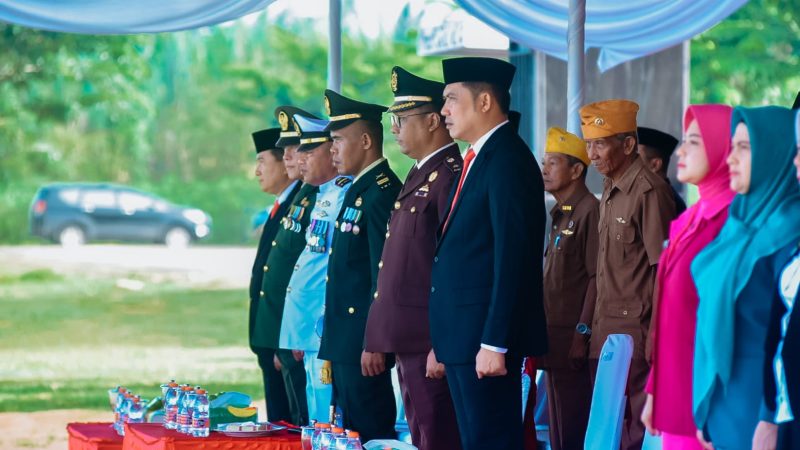 Peringati Hari Pahlawan, Pj. Bupati Heri Serahkan Bantuan Bedah Rumah