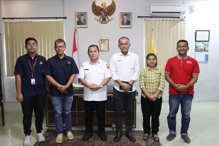 Penjabat Bupati Dairi Surung Charles Bantjin terima audensi Paguyuban Dairi Pakpak Bharat Sampoerna Retail Community (SRC).