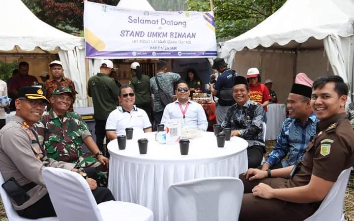 Event Aquabike Jetski Championsip Pj Bupati Dairi Surung Charles Bantjin:Kunjungi Stand UMKM Kabupaten Dairi