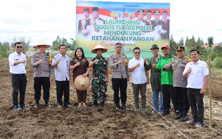 Jalankan Program Ketahanan Pangan, Kapolres Dairi Tanam Bibit Jagung Seluas 1 Hektar