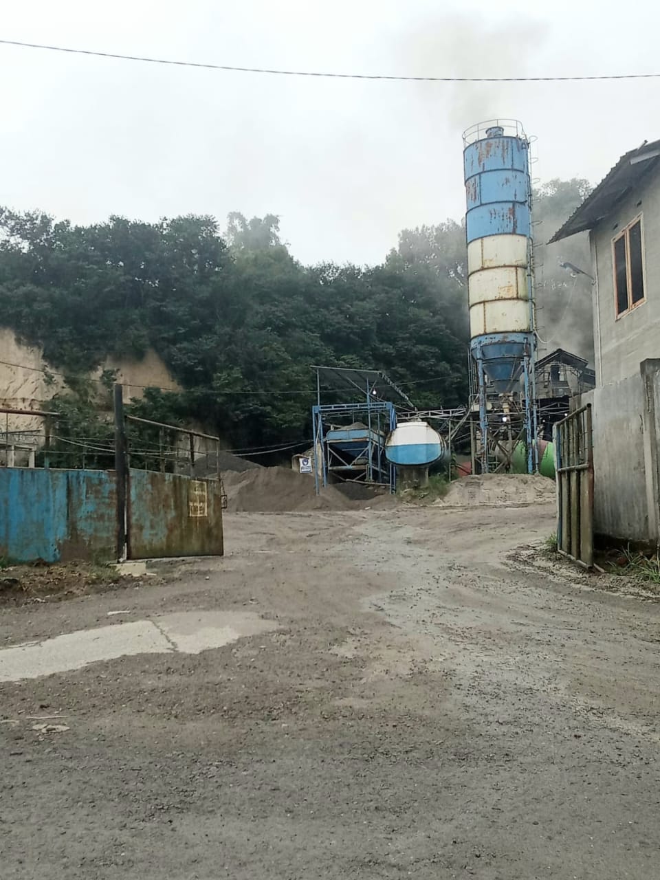 Perusahaan Stone Crusher Tanpa Identitas Tampung BBM Jenis Solar Yang Di Duga Ilegal Di Kabupaten Karo