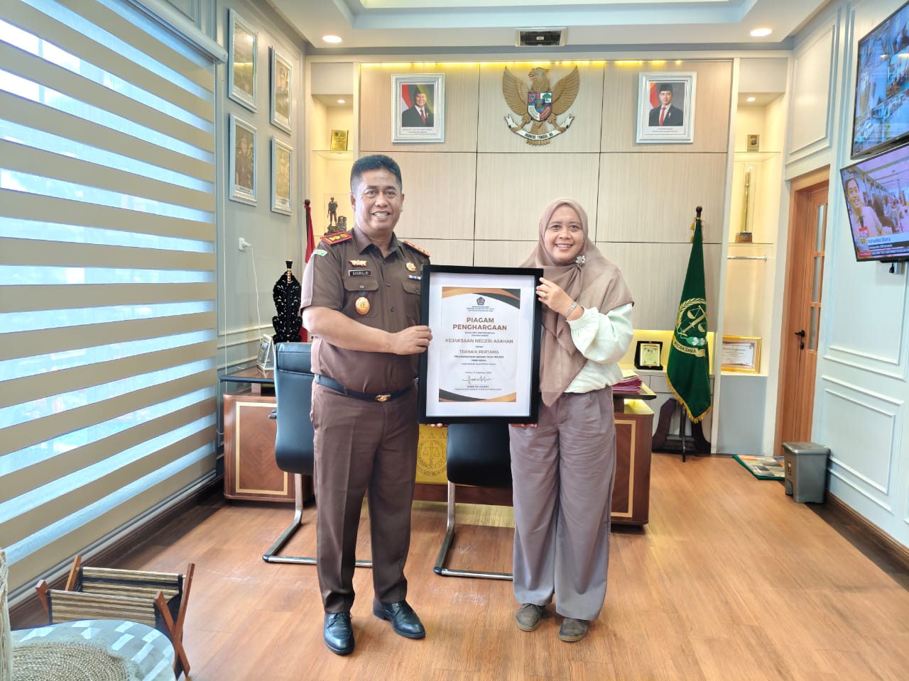 Kajari Asahan Raih Piagam Penghargaan Terbaik Pertama Penatausahaan Barang Milik Negara