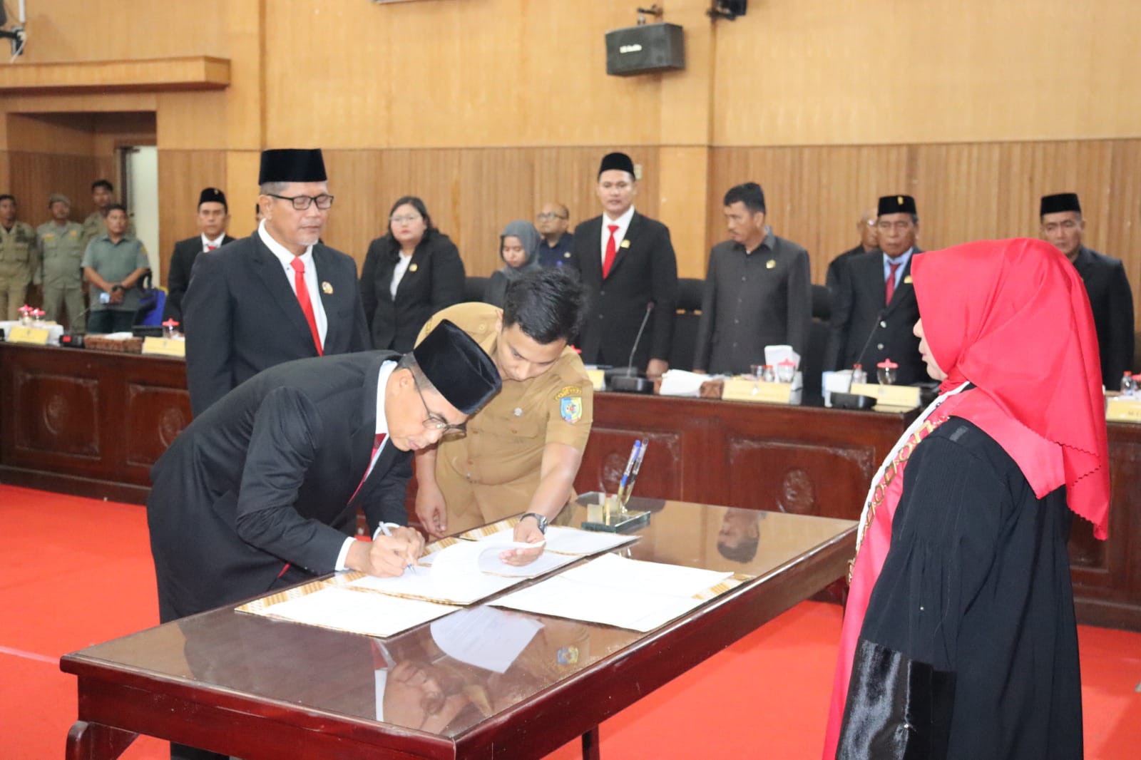 DPRD Batu Bara Gelar Rapat Peresmian dan Pengangkatan Pimpinan masa bhakti 2024-2029.