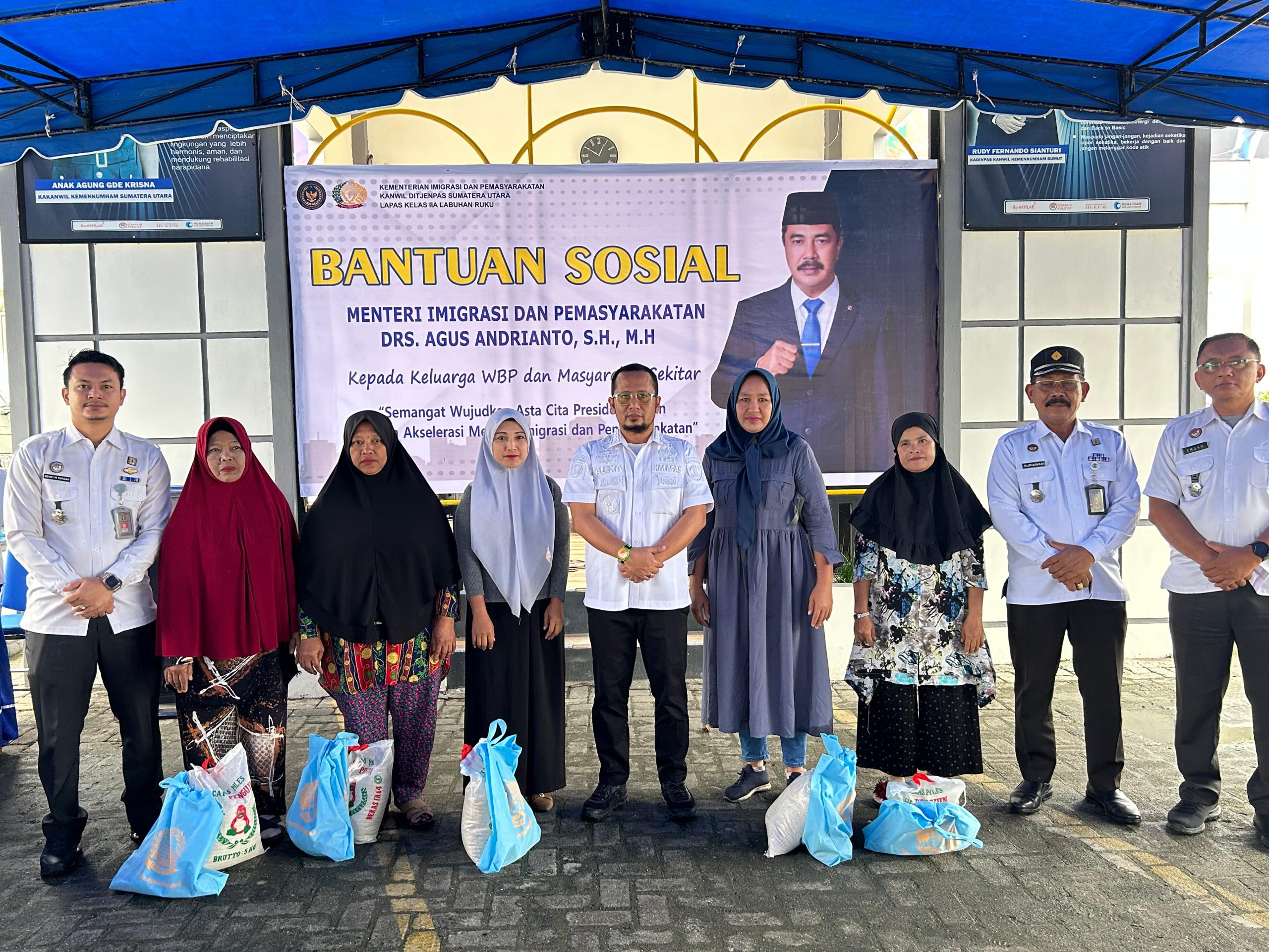 100 Paket Bansos di berikan LP Lab Ruku Kepada Keluarga Warga Binaan dan Masyarakat Sekitar.
