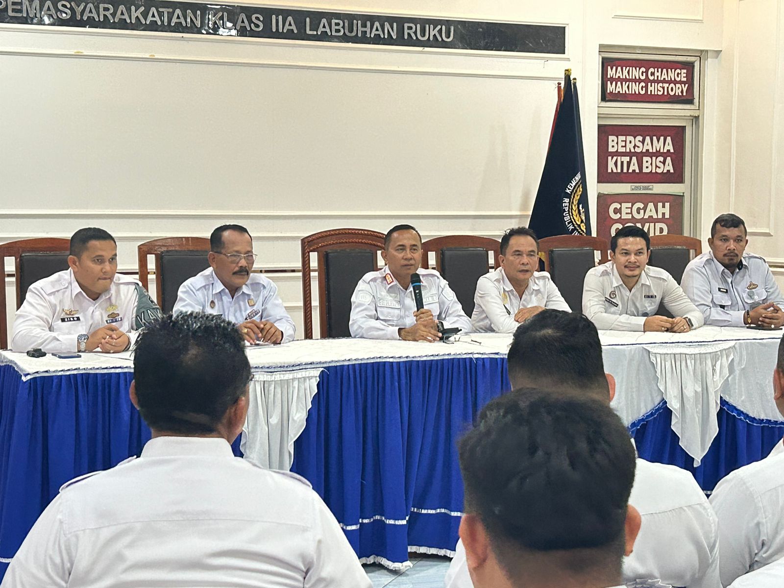 Kalapas Soetopo Pimpin Rapat Perdana : Berikan Arahan Laksanakan Tugas Pokok dan Fungsi Secara Maksimal. 