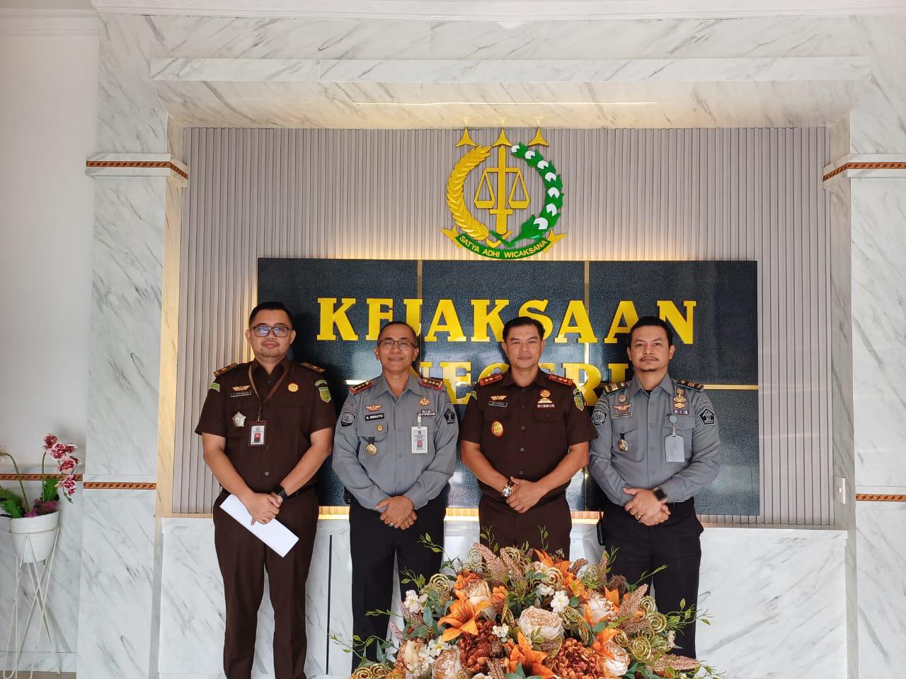 Kalapas Lab Ruku Kunjungi Kejaksaan Negeri Batu Bara Guna Perkuat Sinergitas.
