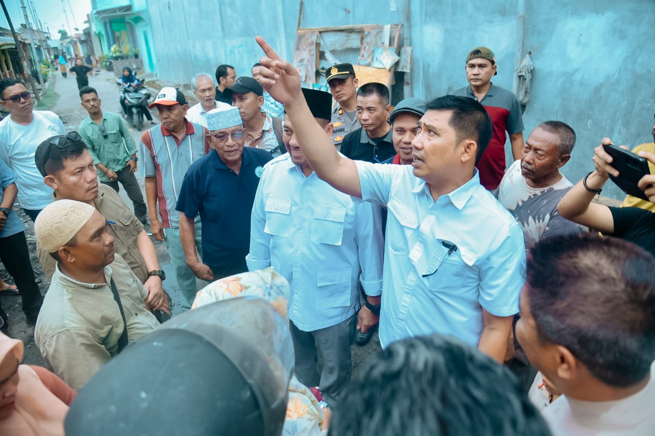 Pj. Bupati Serta Bupati Batu Bara terpilih jenguk dan berikan santunan Korban Kebakaran. 