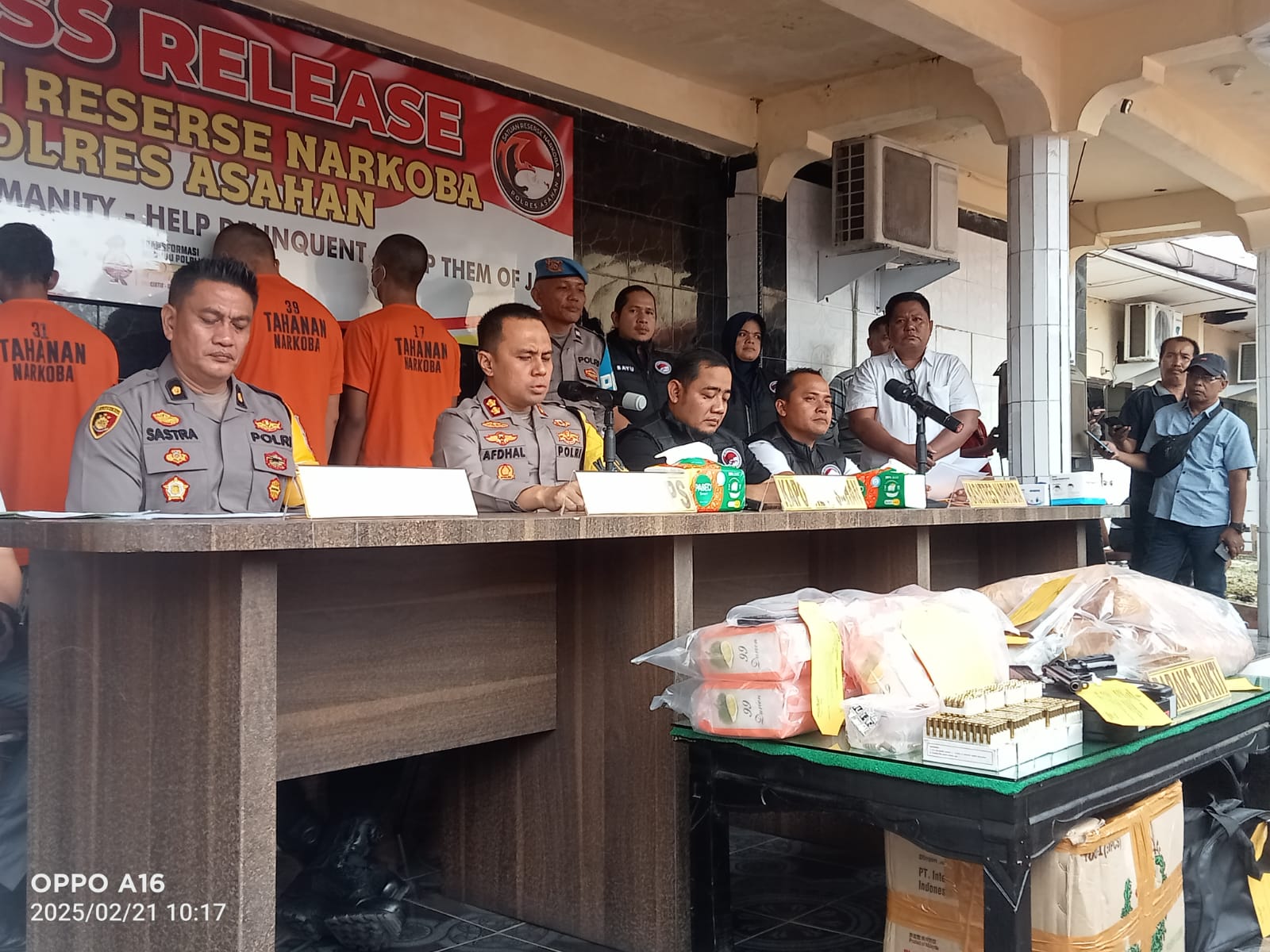 Ungkap Kasus 4 Kg Sabu, Sat Narkoba Grebek Perumahan S Alias R Ditemukan 362 Butir Peluru Kaliber, 1 Pucuk Senjata Api dan 6 Kg Diduga Sabu
