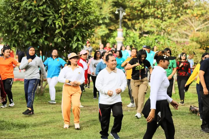 Sekda Dairi Surung  Bantjin launching Program Friday Mubarak berikan kemudahan dan keringanan bagi masyarakat menghadapi bulan Ramadhan 1446 H.