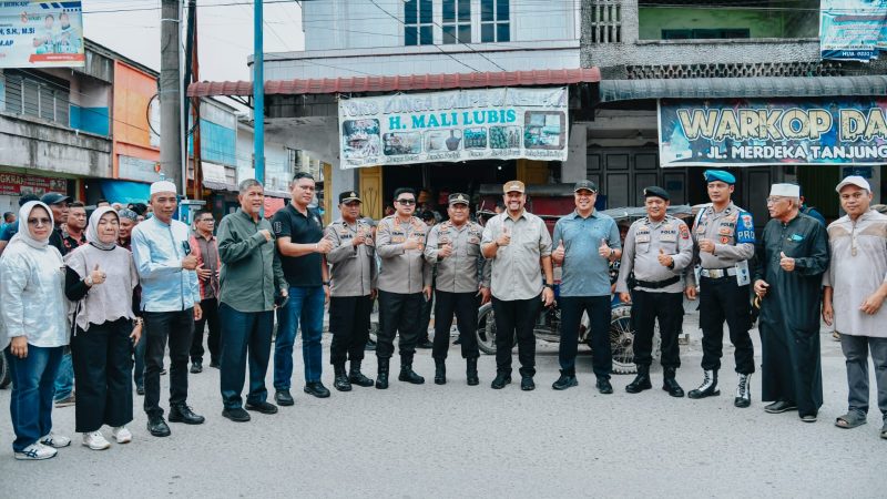 Sidak Pasar, Bupati Baharuddin Guna Pastikan Kestabilan Harga. 