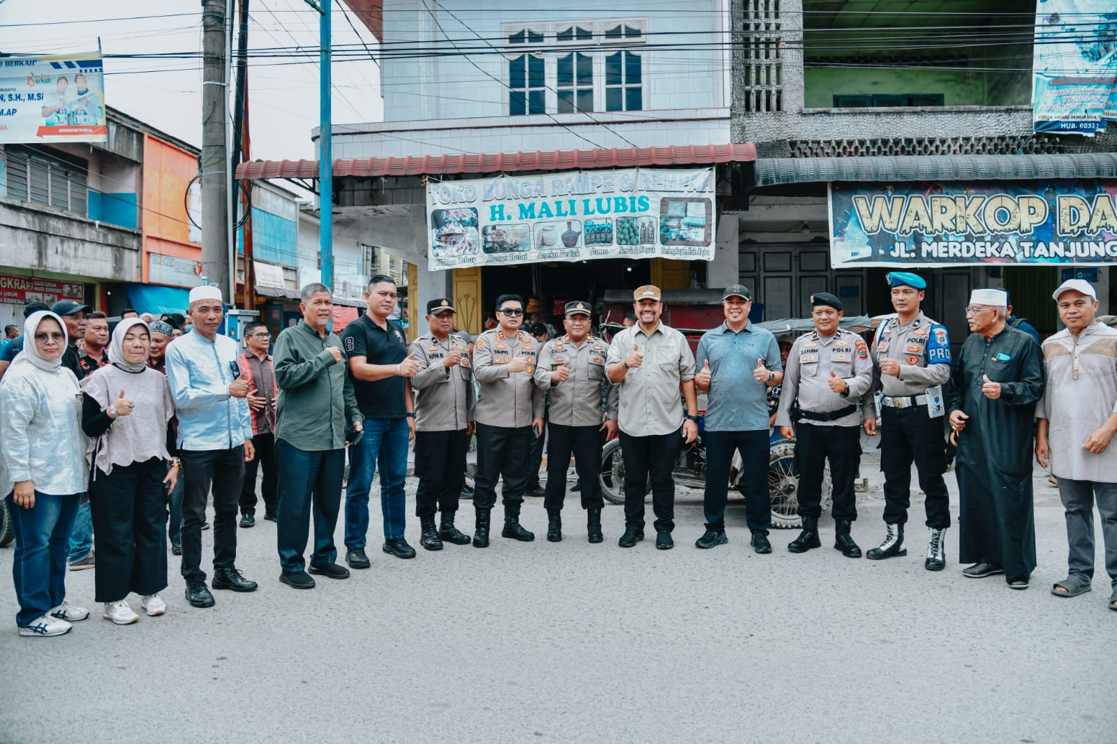 Sidak Pasar, Bupati Baharuddin Guna Pastikan Kestabilan Harga.
