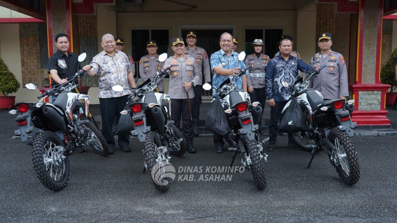 Disaksikan Wabup dan Sekda, Bupati Asahan Serahkan 4 Unit Sepeda Motor ke Polres Asahan