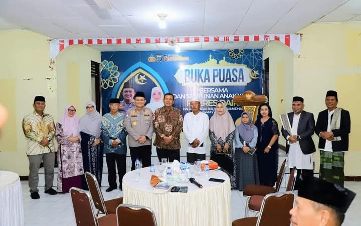 Bupati Dairi Ir. Vickner Sinaga bersama Wakil Bupati Dairi Wahyu Daniel Sagala hadiri acara buka puasa bersama 