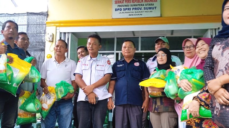 Ketua DPD SPRI SUMUT  Burju Simatupang ST.SH Bersama Media Pendamping News & Metropos 24 Bakti Sosial Menyambut Hari Raya Idul Fitri 1446 H