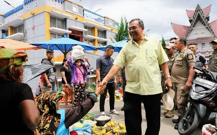 Jelang Hari Raya Idul Fitri 1446 H Bupati Dairi Pastikan Harga Bahan Pokok dan Produk Usaha Daerah Stabil