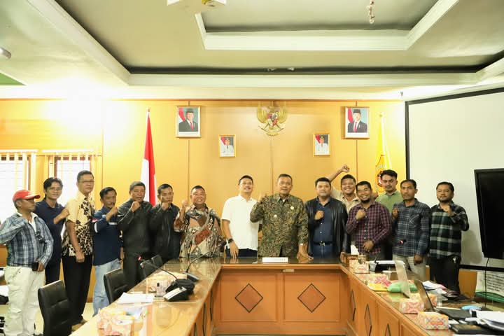 Bupati Dairi Pimpin Rapat Koordinasi Dengan Para Pengusaha Mineral Bukan Logam dan Batuan dan Pengusaha Pengangkut Batu Kabupaten Dairi