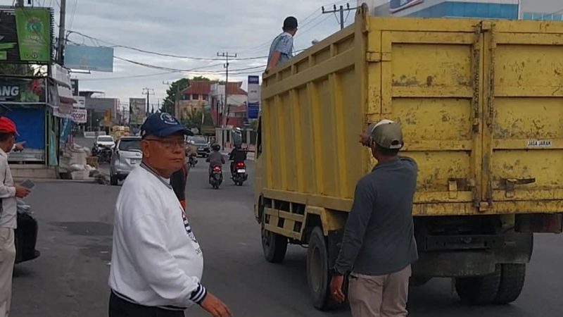 Bupati Dairi turun langsung ke lapangan Gerakan Pembersihan Sampah.