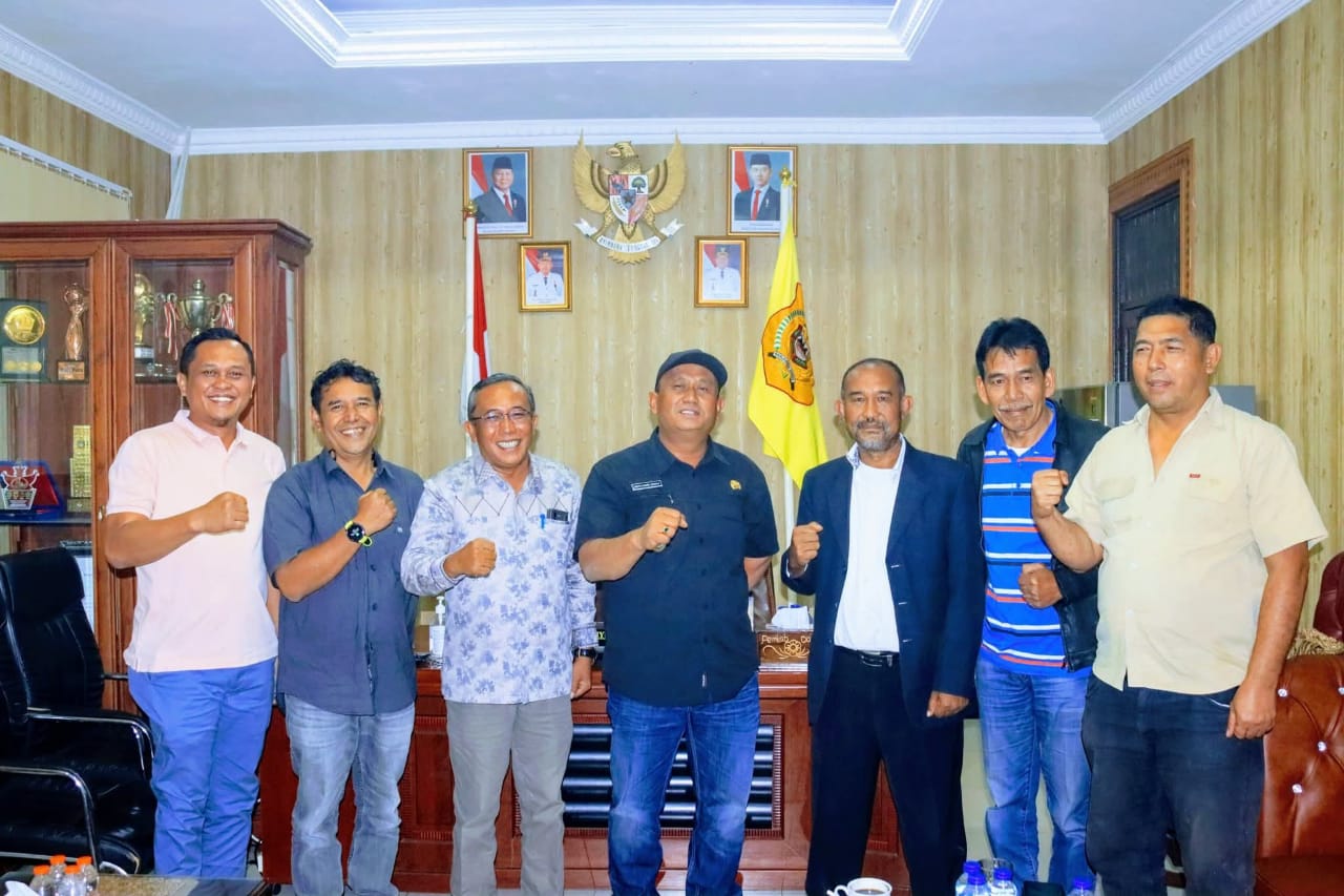 Wakil Bupati Dairi Terima Audiensi Sinar Muda FC Sitinjo