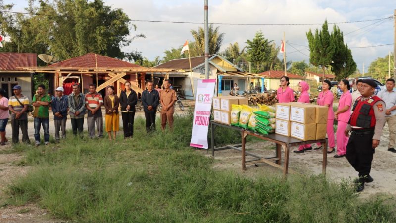 Polres Dairi Salurkan Bantuan Sembako Untuk Korban Angin Puting Beliung Di Desa Bintang Dan Desa Bintang Marsada