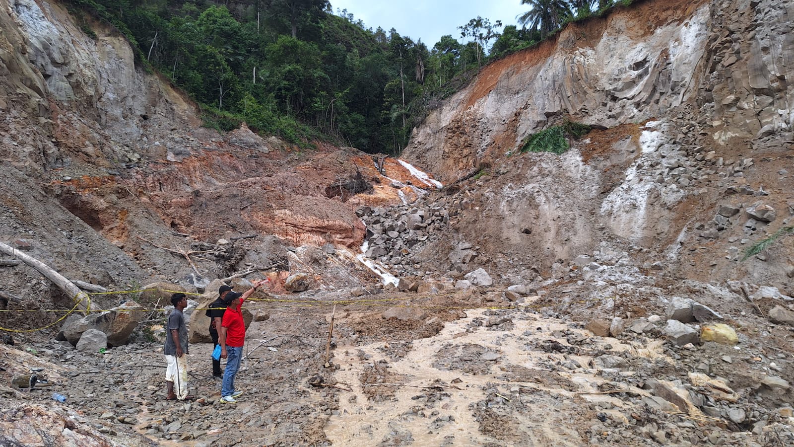 Tiga Pekerja Tewas dan Satu Luka Akibat Tertimpa Longsor Tambang Batu Padas di Desa Marjani Aceh Asahan