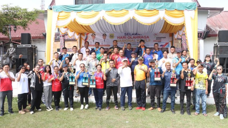 Puncak Peringatan Haornas, Pemkab Dairi Berikan Penghargaan Pada Atlit Berprestasi