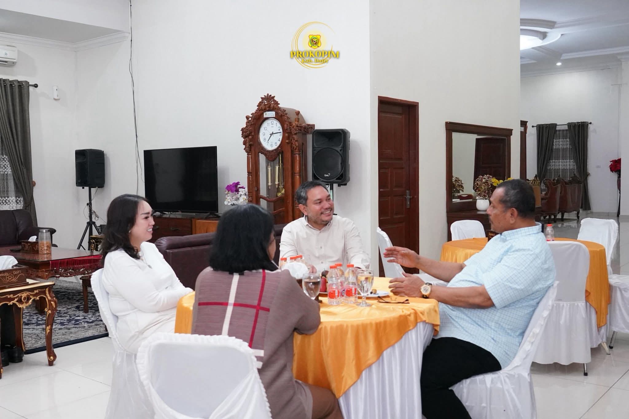 Sinergi pemerintah Kabupaten Dairi dan Kabupaten Pakpak Bharat membahas strategis antara kedua kabupaten