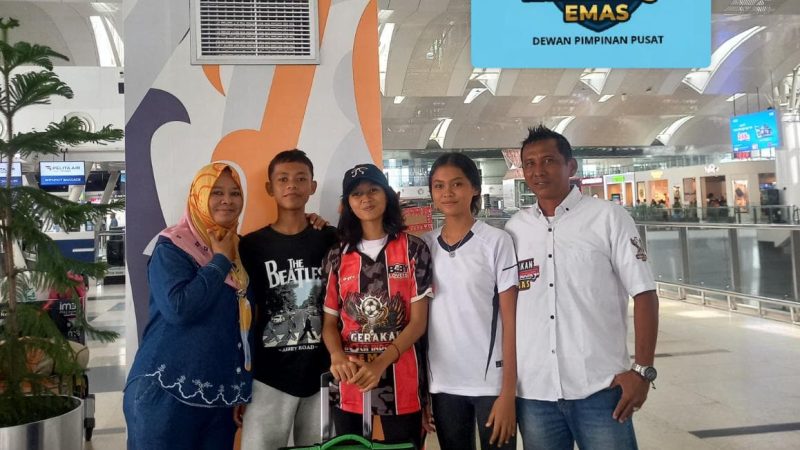 TITANIA ZIVANA AGUSTI Berangkat Kemalang Terpilih Sebagai Perwakilan Putri Sumut Sekolah Sepak Bola Boby Lovers Gerakan Emas ,Dalam Memperkuat Tim Arema Women U18.
