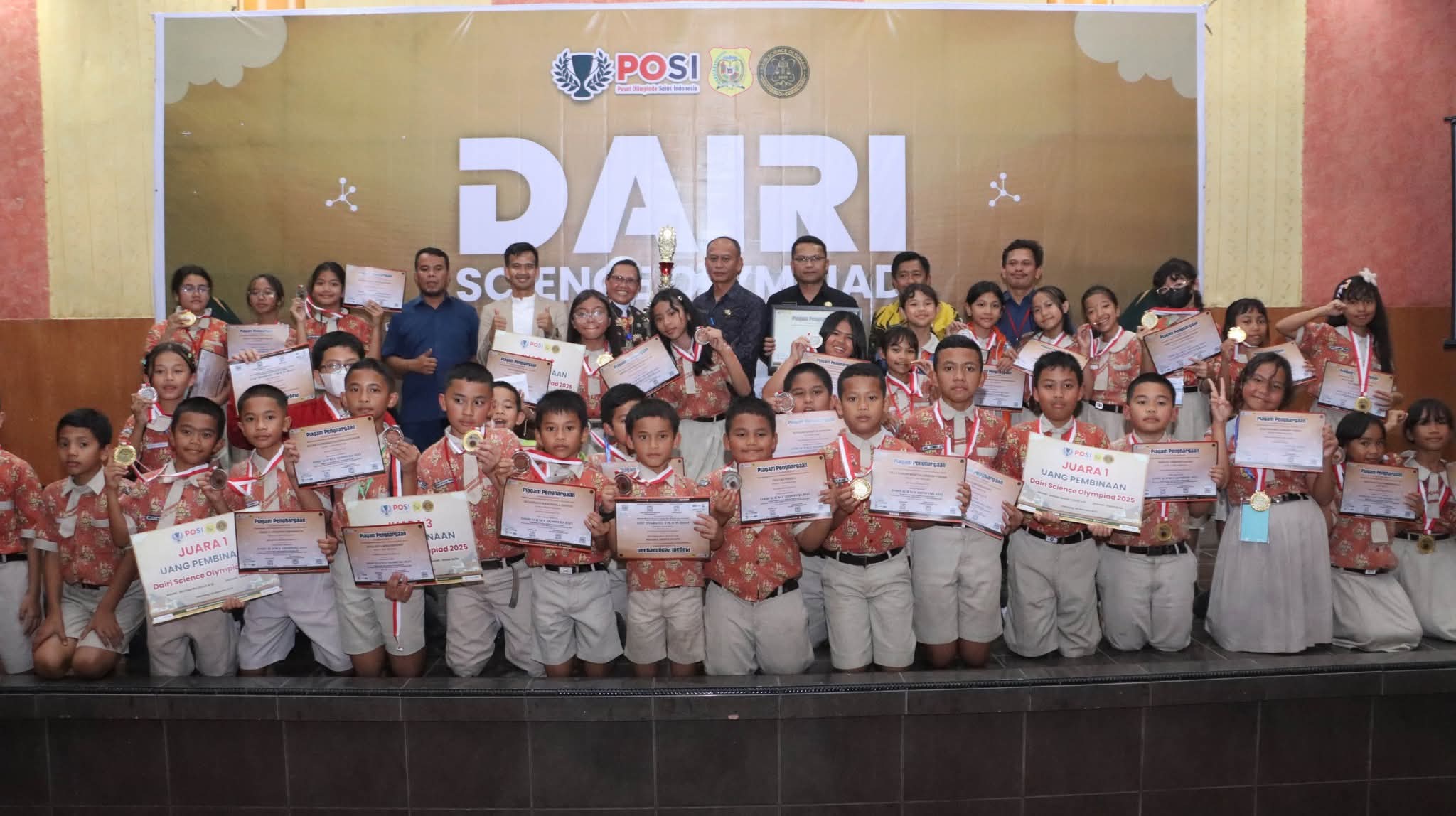 1616 Siswa SD Ikuti Dairi Science Olympiad 2025