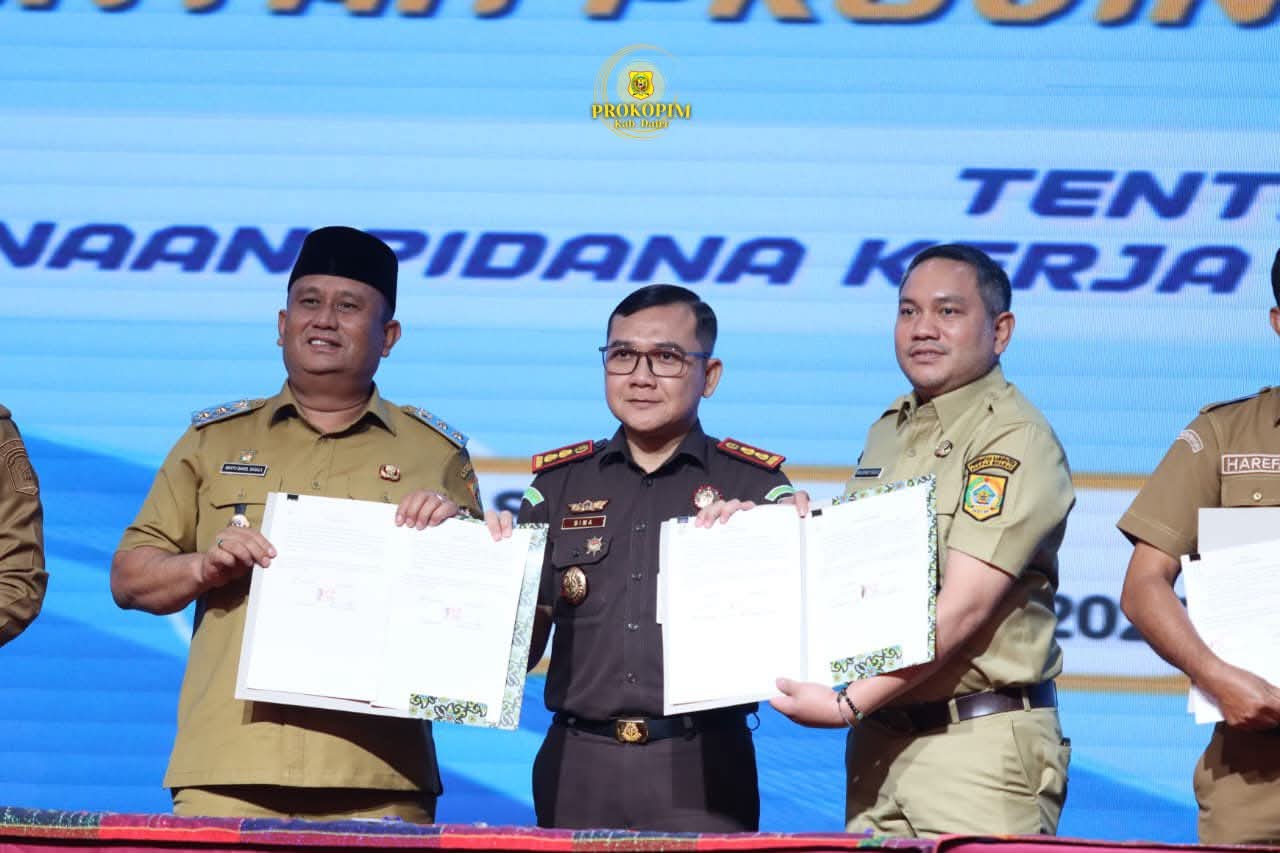 Bupati Dairi Tandatangani Kerjasama Pelaksanaan Pidana Kerja Sosial Bersama Kajari Dairi