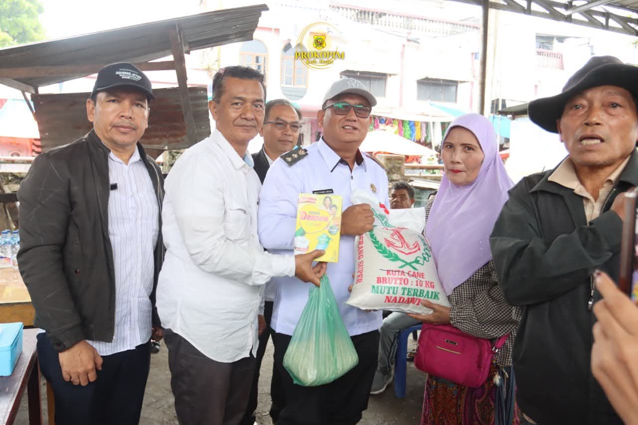Pemkab Dairi Salurkan Bantuan kepada 45 Pedagang Korban Kebakaran Pasar Sidikalang