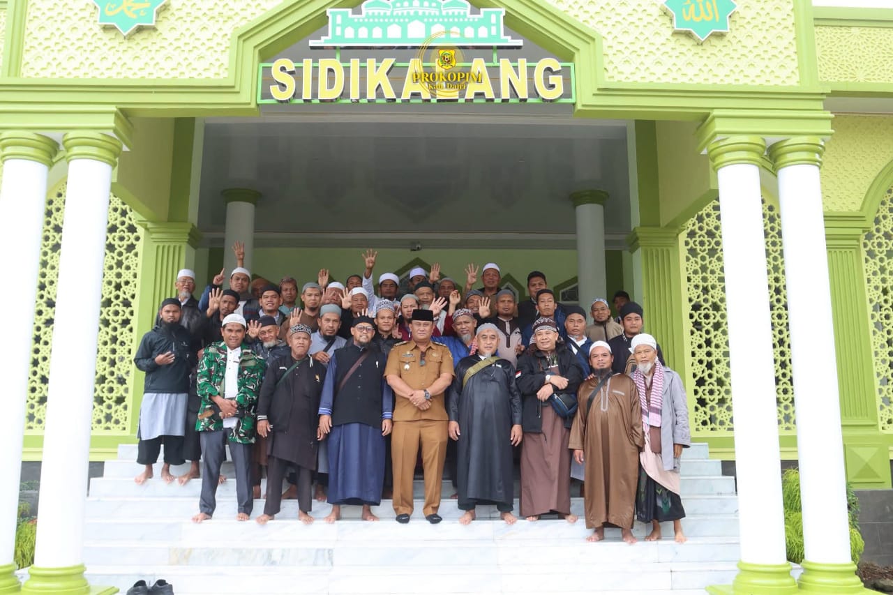 Wakil Bupati Dairi Lepas Rombongan Pertemuan Ummat Islam se-Indonesia Menuju Lampung Utara