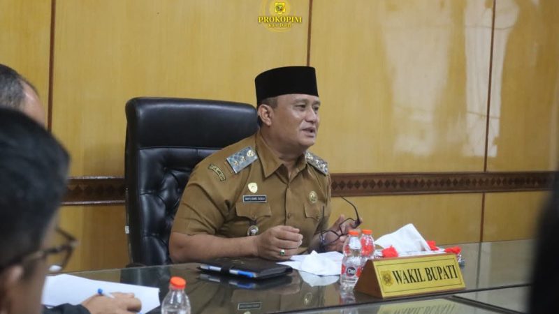 Wakil Bupati Dairi Wahyu Daniel Sagala memimpin Rapat Koordinasi (Rakor) percepatan pembangunan SPPG daerah terpencil di Kabupaten Dairi