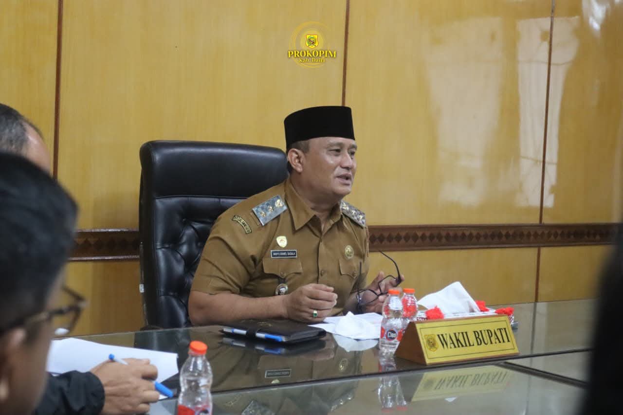 Wakil Bupati Dairi Wahyu Daniel Sagala memimpin Rapat Koordinasi (Rakor) percepatan pembangunan SPPG daerah terpencil di Kabupaten Dairi