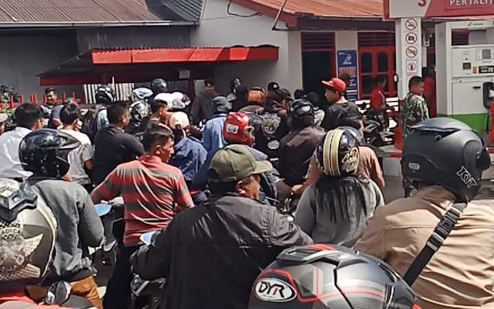 Antrian Panjang BBM Terus Terjadi, Pemkab Dairi Surati Pertamina Minta Tambahan Kuota