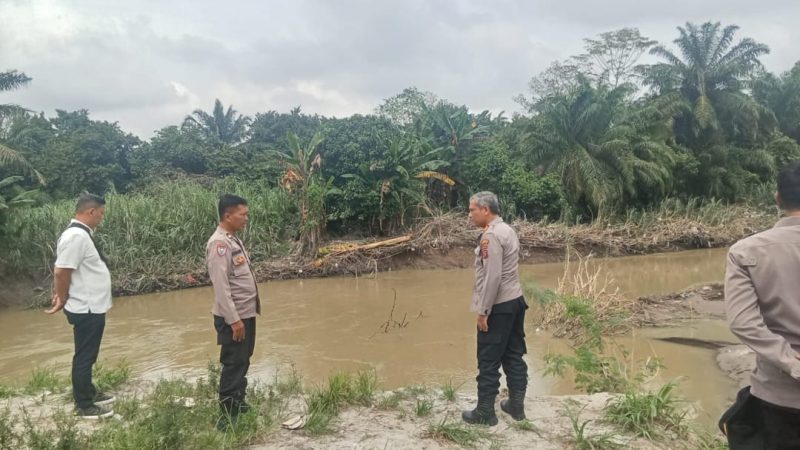 Sigap, Polresta Deli Serdang Cek Lokasi Abrasi dan Longsor Benteng DAS Akibat Banjir